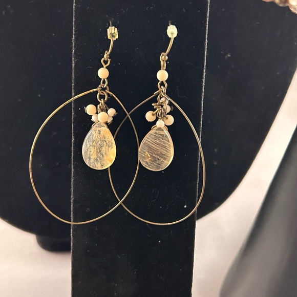 Premier Jewelry Necklace, bracelet, and matching earrings. - Picture 4 of 4